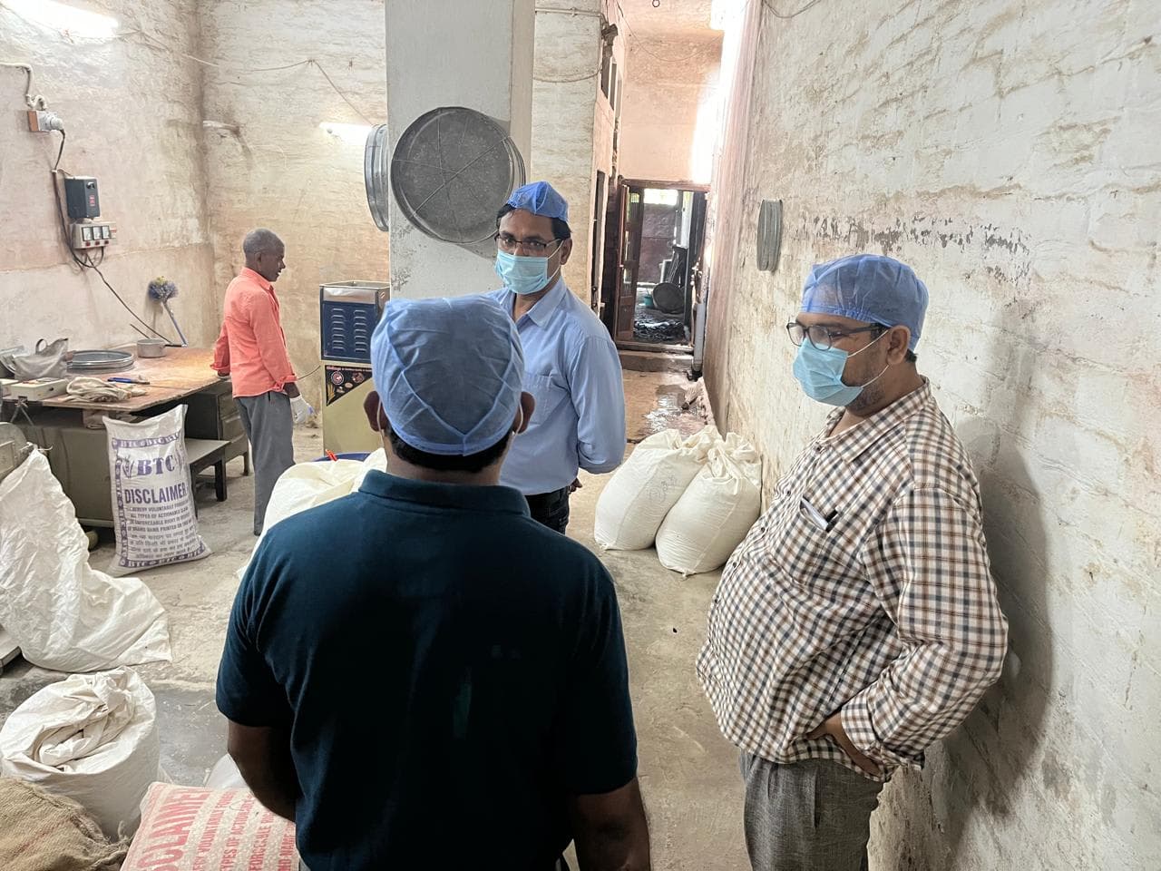 कुट्टू आटा के निर्माण इकाई पर छापा